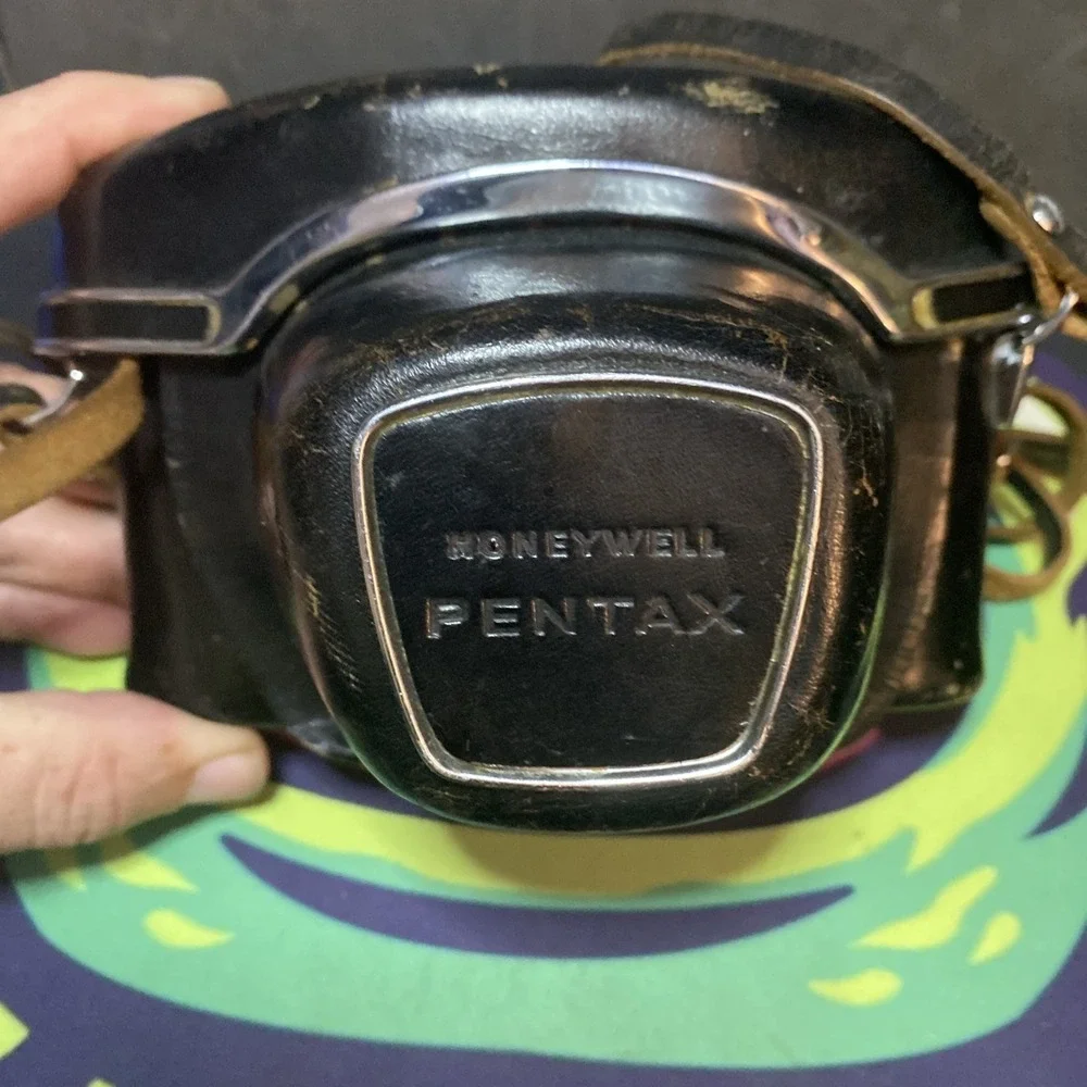 Vintage Honeywell Pentax H3 35mm Film Camera  with Leather Case  B2